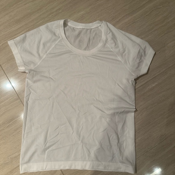 LULULEMON T-SHIRT SWIFTLY TECH 2.0 - Picture 2 of 3